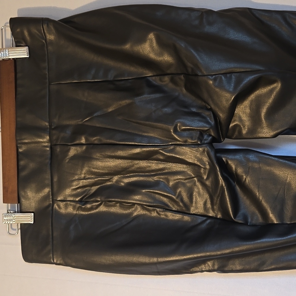 LOFT Black Faux Leather Leggings Sz Medium Petite NWOT - Picture 6 of 8